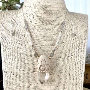 Amulet - Naszyjnik z kryształem górskim