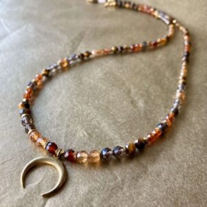 Naszyjnik z kwarcem dymnym, tygrysim okiem, granatem i szafirem