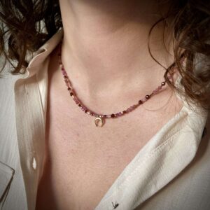 Naszyjnik z rodochrozytem, rubinem, różowym turmalinem i granatem