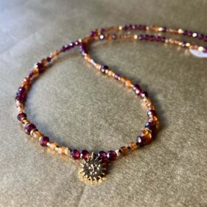 Naszyjnik Słońce z granatem